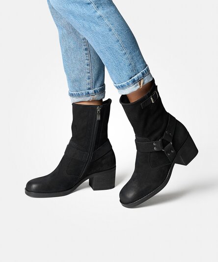 Ankle boots